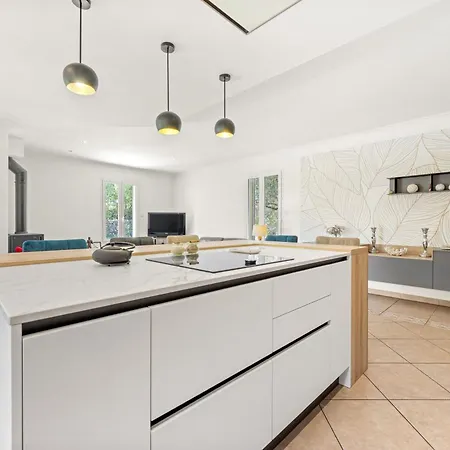 Couette-café Villa Nimes 4*