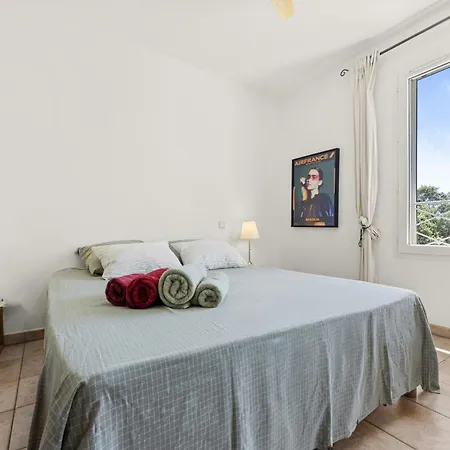 Couette-café Villa Nimes 4*