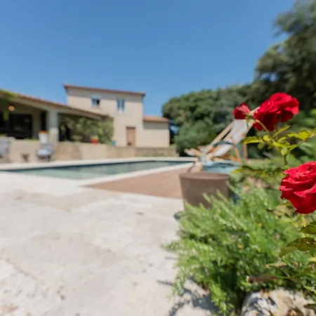 Villa Nimes Couette-café